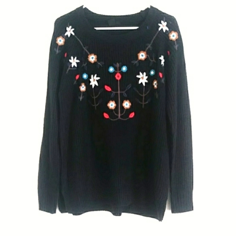 I Joah Black Multicolor Embellished floral sweater size large